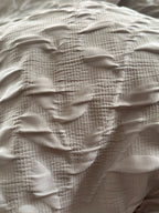 Branch Texture Jacquard Bedding Set original reference image 1