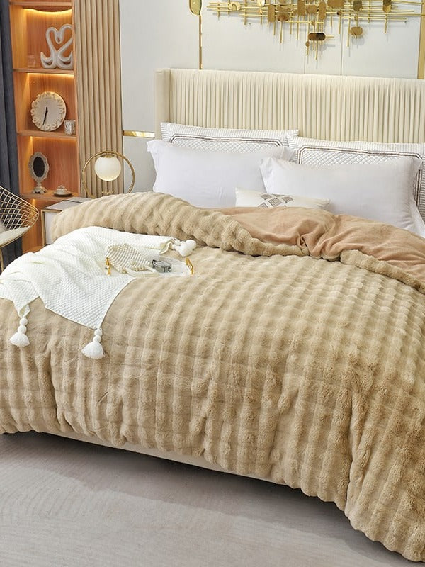 Cloud Grid Faux-Fur Bedding Set original reference image 17