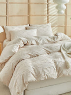 Heartline Clip-Jacquard Bedding Set original reference image 1