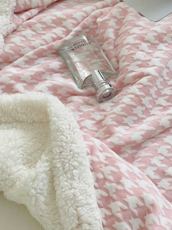 Houndstooth Sherpa Throw Blanket original reference image 1