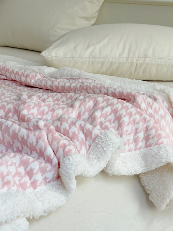 Houndstooth Sherpa Throw Blanket original reference image 5