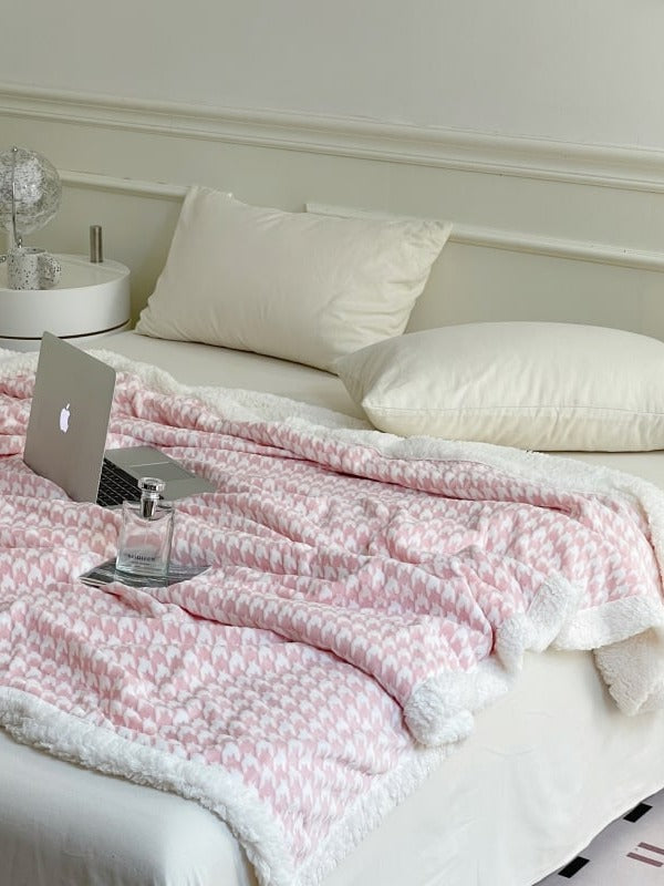Houndstooth Sherpa Throw Blanket original reference image 7