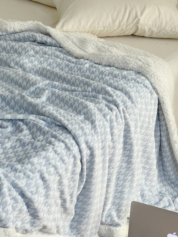 Houndstooth Sherpa Throw Blanket original reference image 9