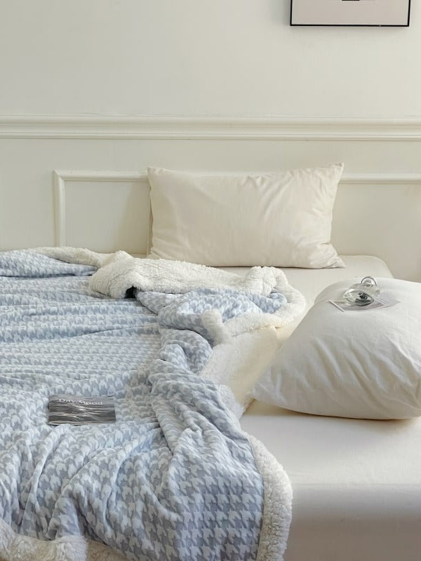 Houndstooth Sherpa Throw Blanket original reference image 11