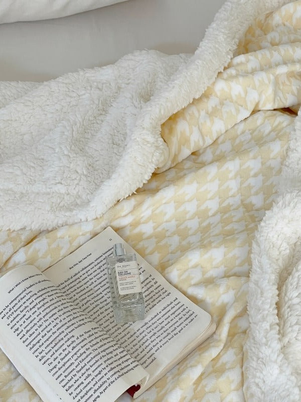 Houndstooth Sherpa Throw Blanket original reference image 22