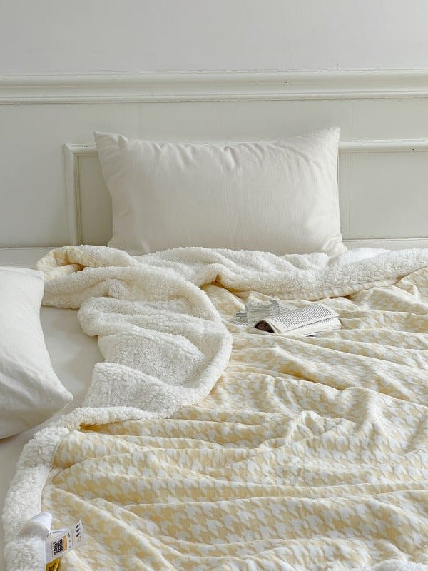 Houndstooth Sherpa Throw Blanket original reference image 23
