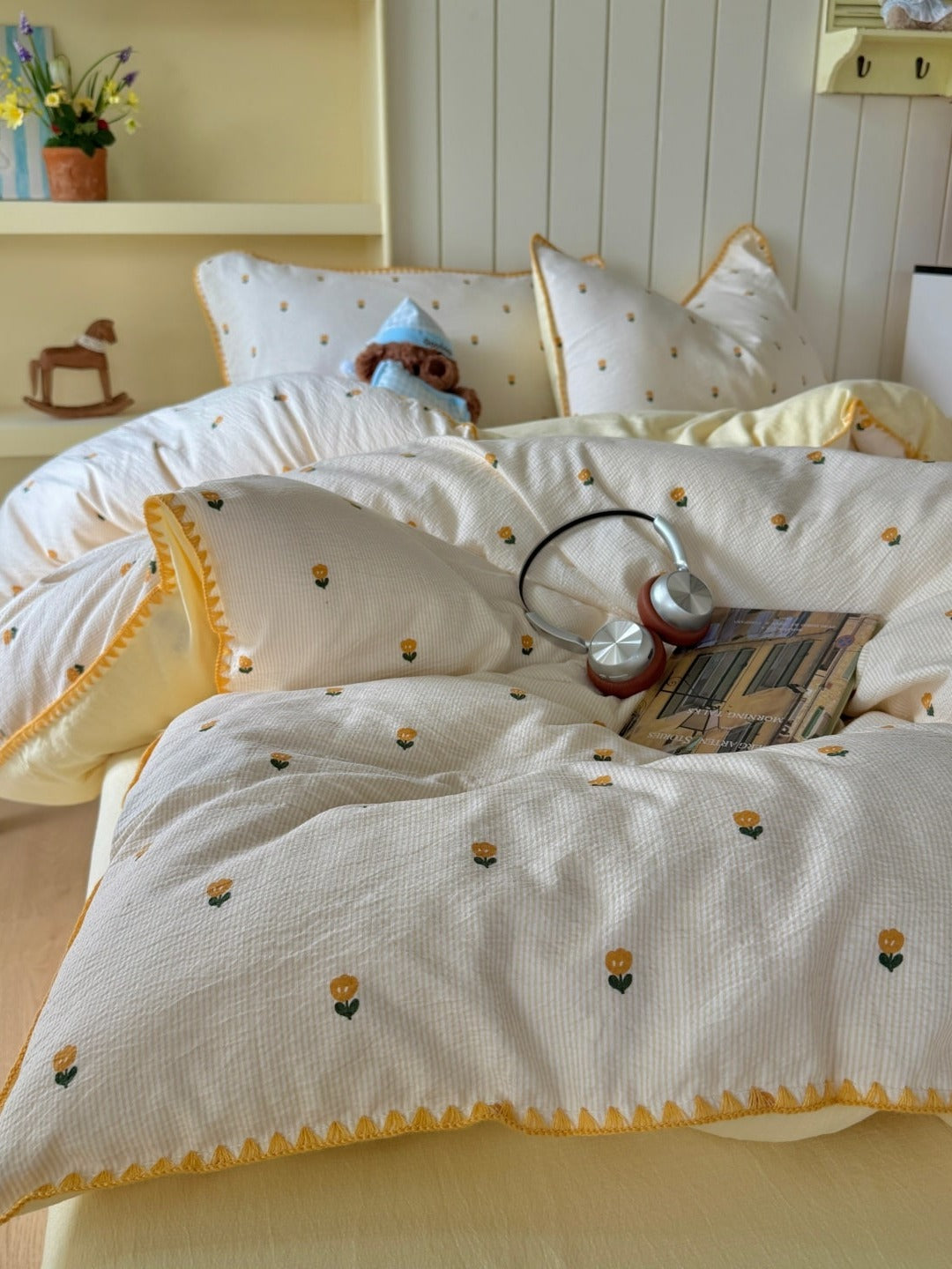Meadow Embroidered Double-Gauze Duvet Cover Set original reference image 2