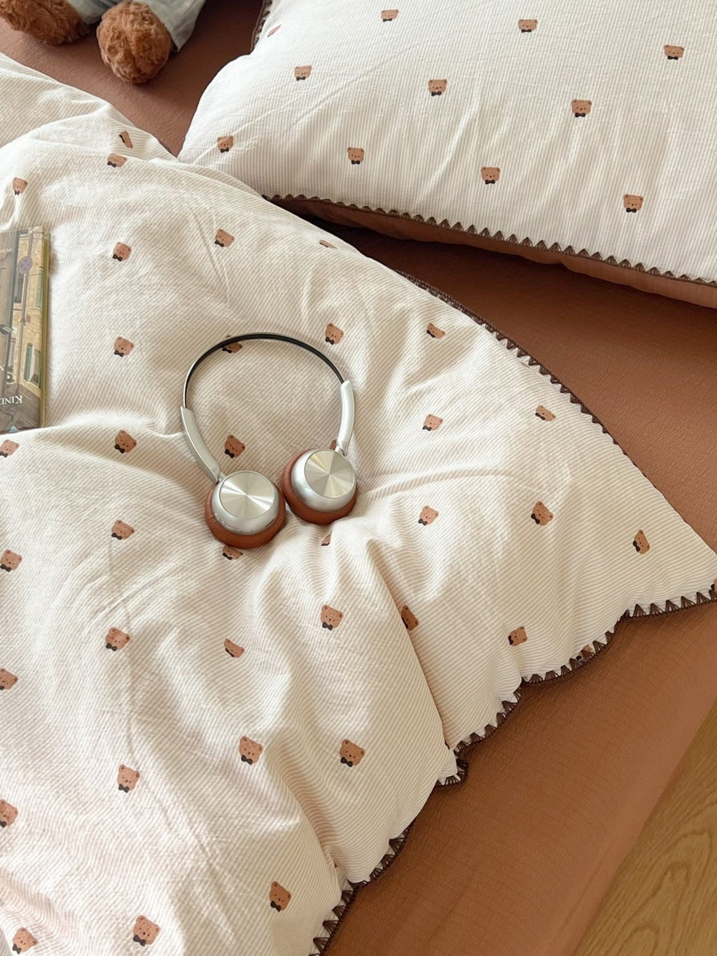 Meadow Embroidered Double-Gauze Duvet Cover Set original reference image 11