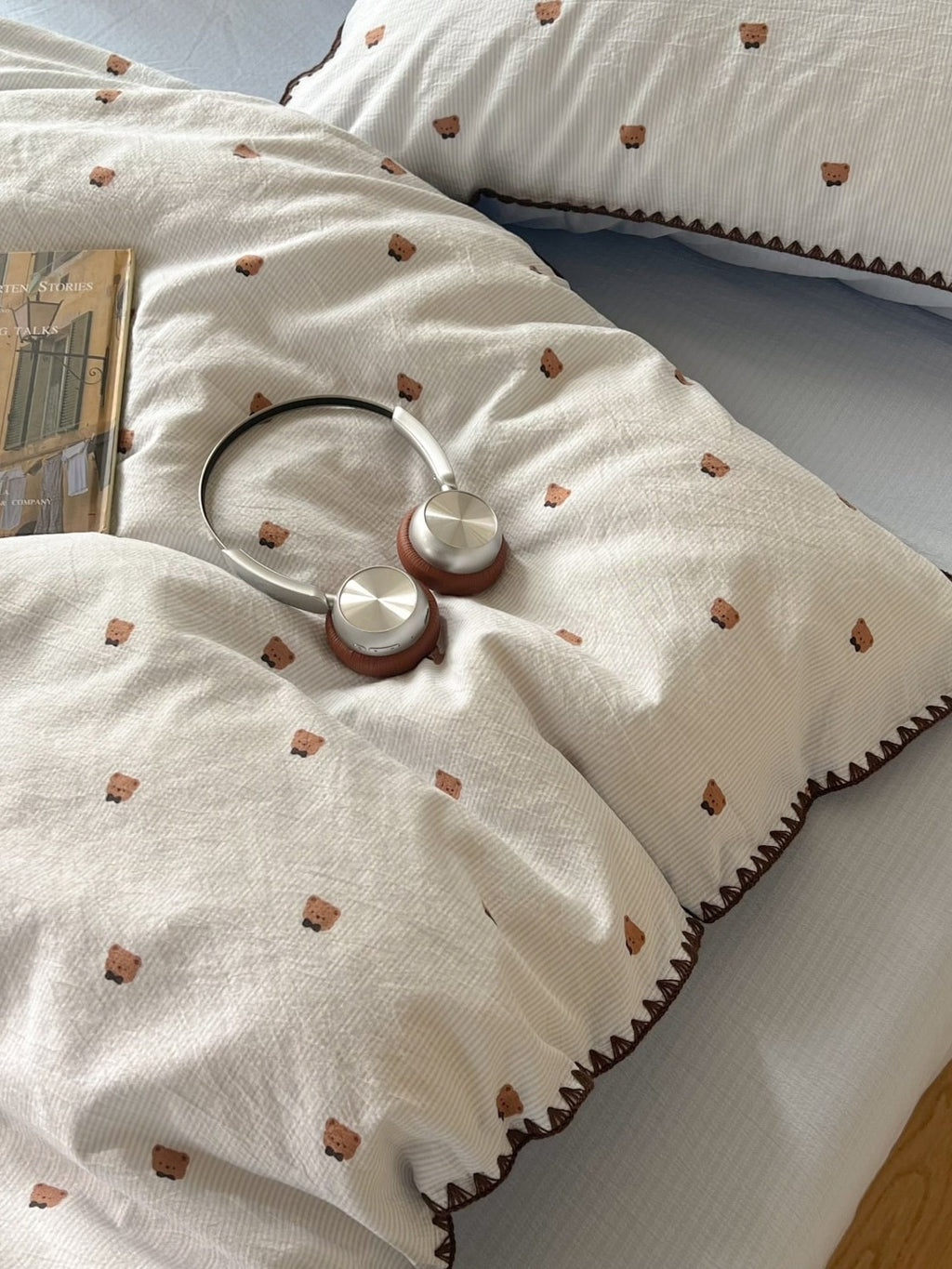 Meadow Embroidered Double-Gauze Duvet Cover Set original reference image 17