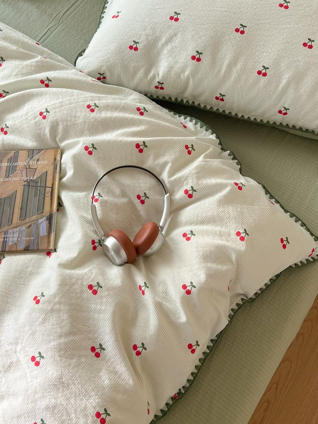 Meadow Embroidered Double-Gauze Duvet Cover Set original reference image 35