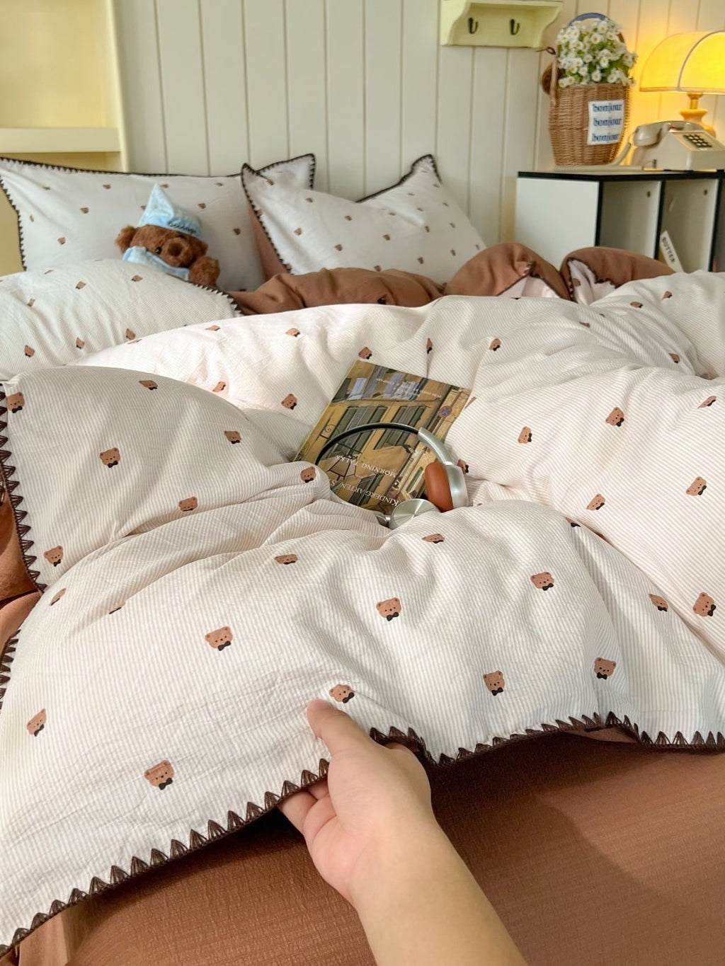 Meadow Embroidered Seersucker Clip-Jacquard Bedding Set original reference image 8