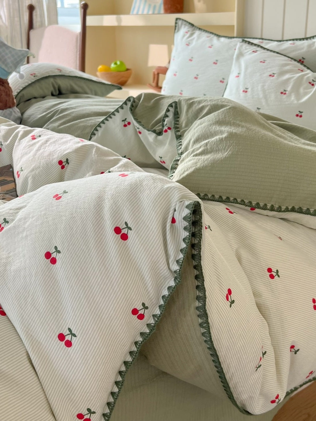 Meadow Embroidered Seersucker Clip-Jacquard Bedding Set original reference image 31