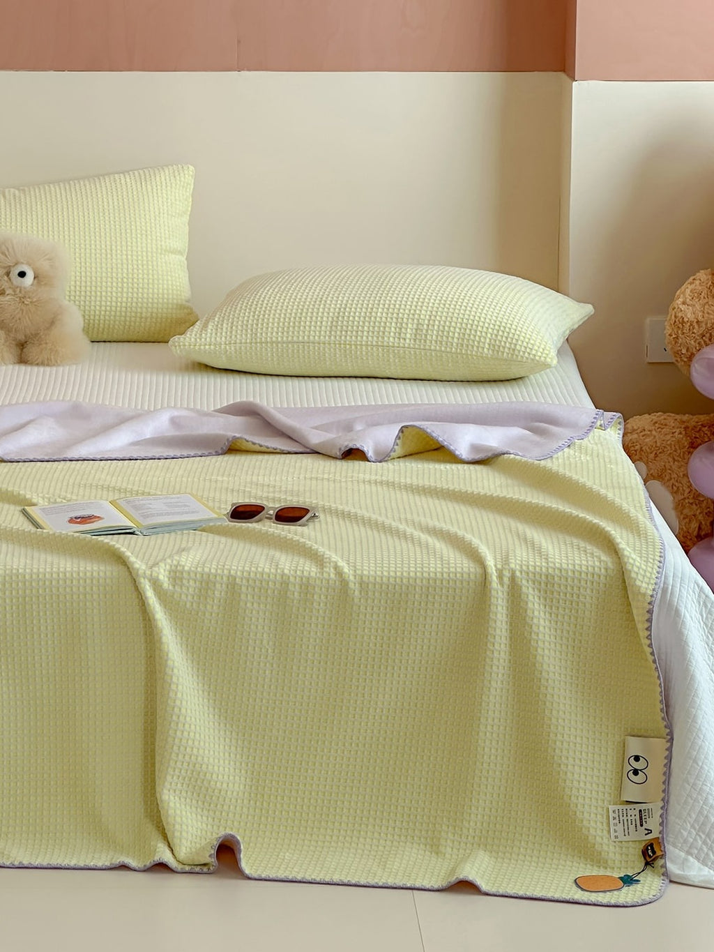 Pineapple Waffle Plush Throw Blanket original reference image 9