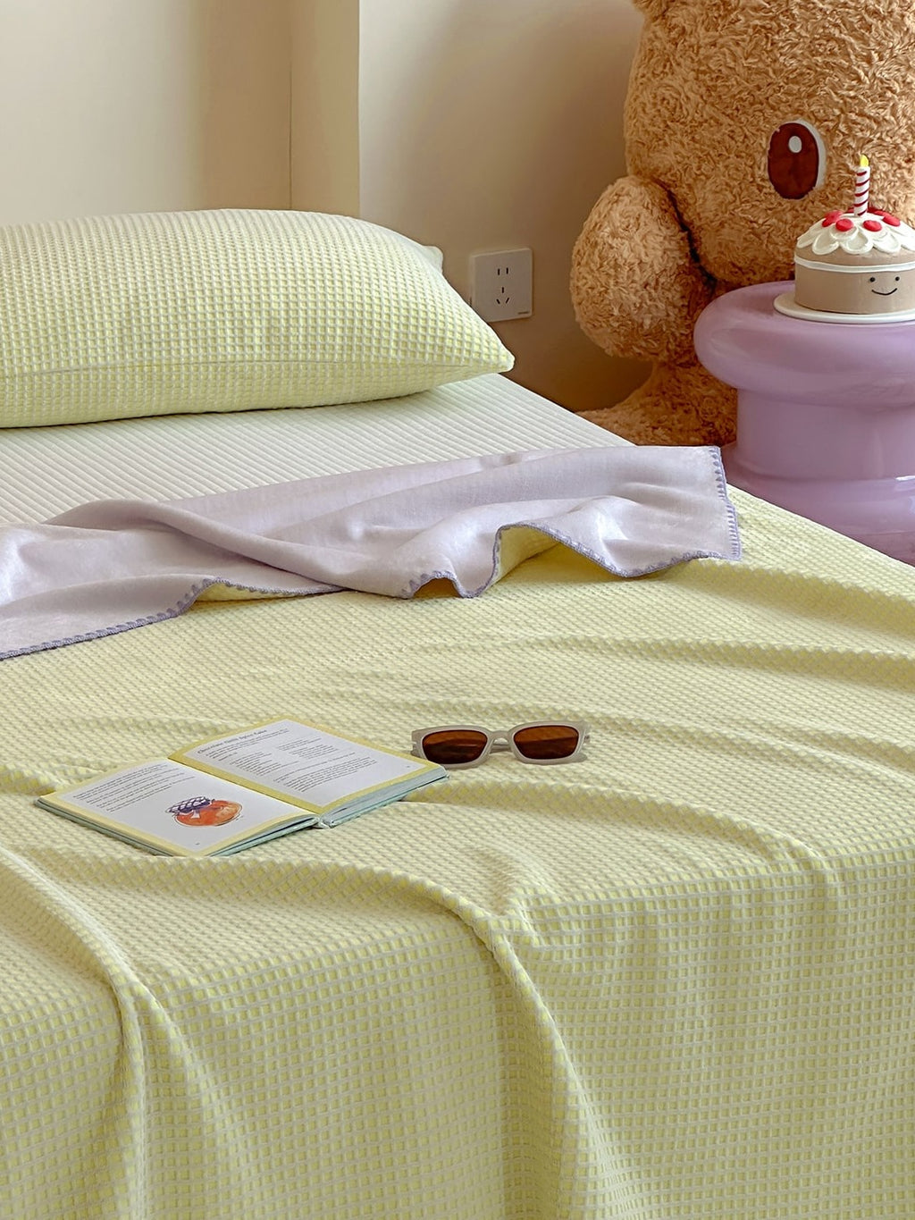Pineapple Waffle Plush Throw Blanket original reference image 12