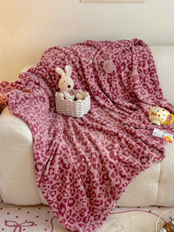 Pom-Pom Leopard Plush Throw Blanket original reference image 2
