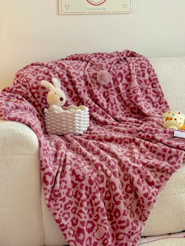 Pom-Pom Leopard Plush Throw Blanket original reference image 3