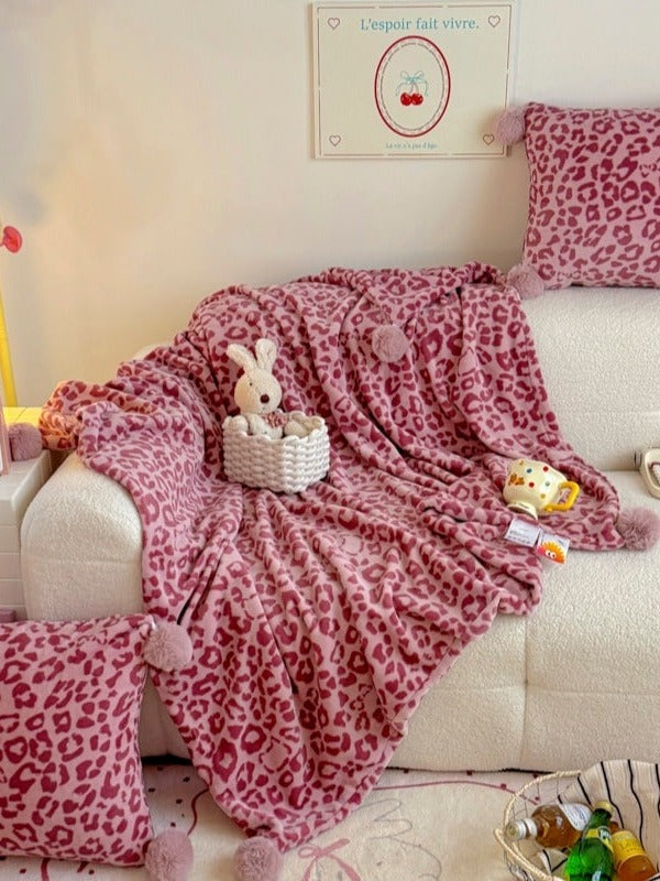 Pom-Pom Leopard Plush Throw Blanket original reference image 4