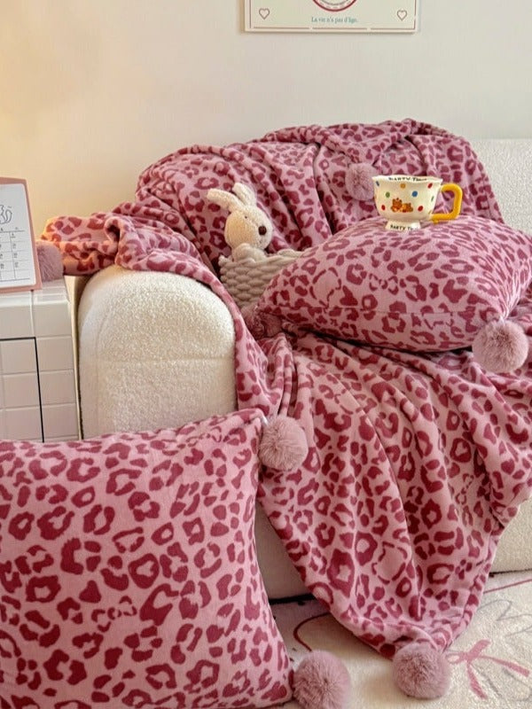 Pom-Pom Leopard Plush Throw Blanket original reference image 6