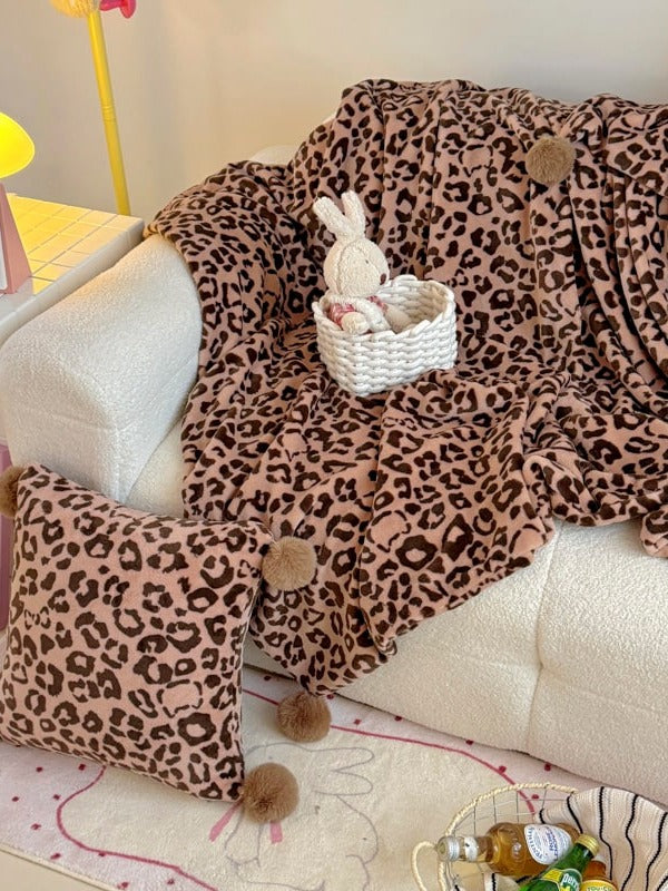 Pom-Pom Leopard Plush Throw Blanket original reference image 12