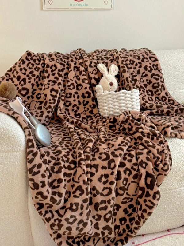 Pom-Pom Leopard Plush Throw Blanket original reference image 14