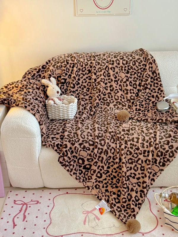 Pom-Pom Leopard Plush Throw Blanket original reference image 15