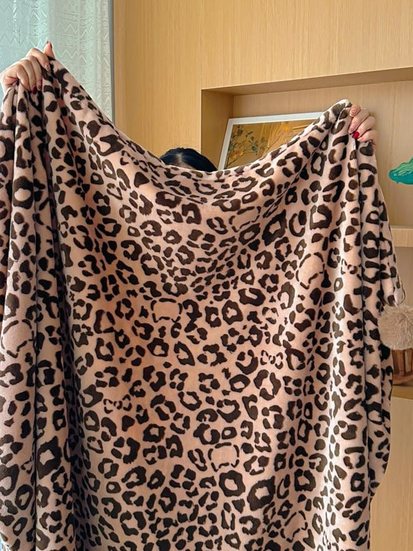 Pom-Pom Leopard Plush Throw Blanket original reference image 16