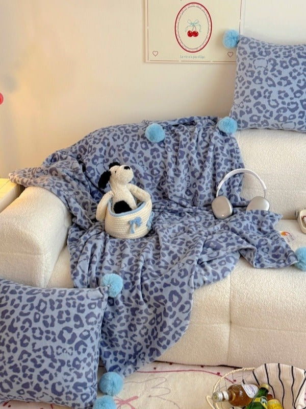 Pom-Pom Leopard Plush Throw Blanket original reference image 20