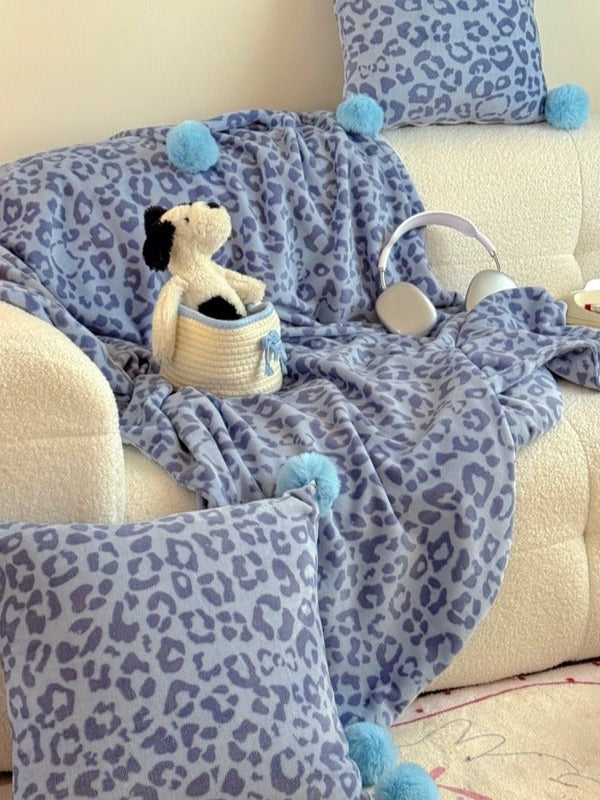 Pom-Pom Leopard Plush Throw Blanket original reference image 21