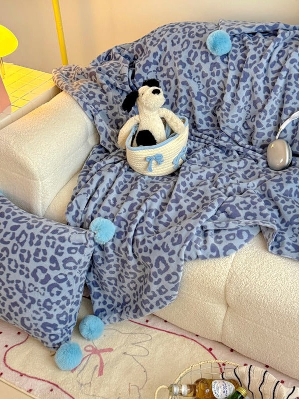 Pom-Pom Leopard Plush Throw Blanket original reference image 22
