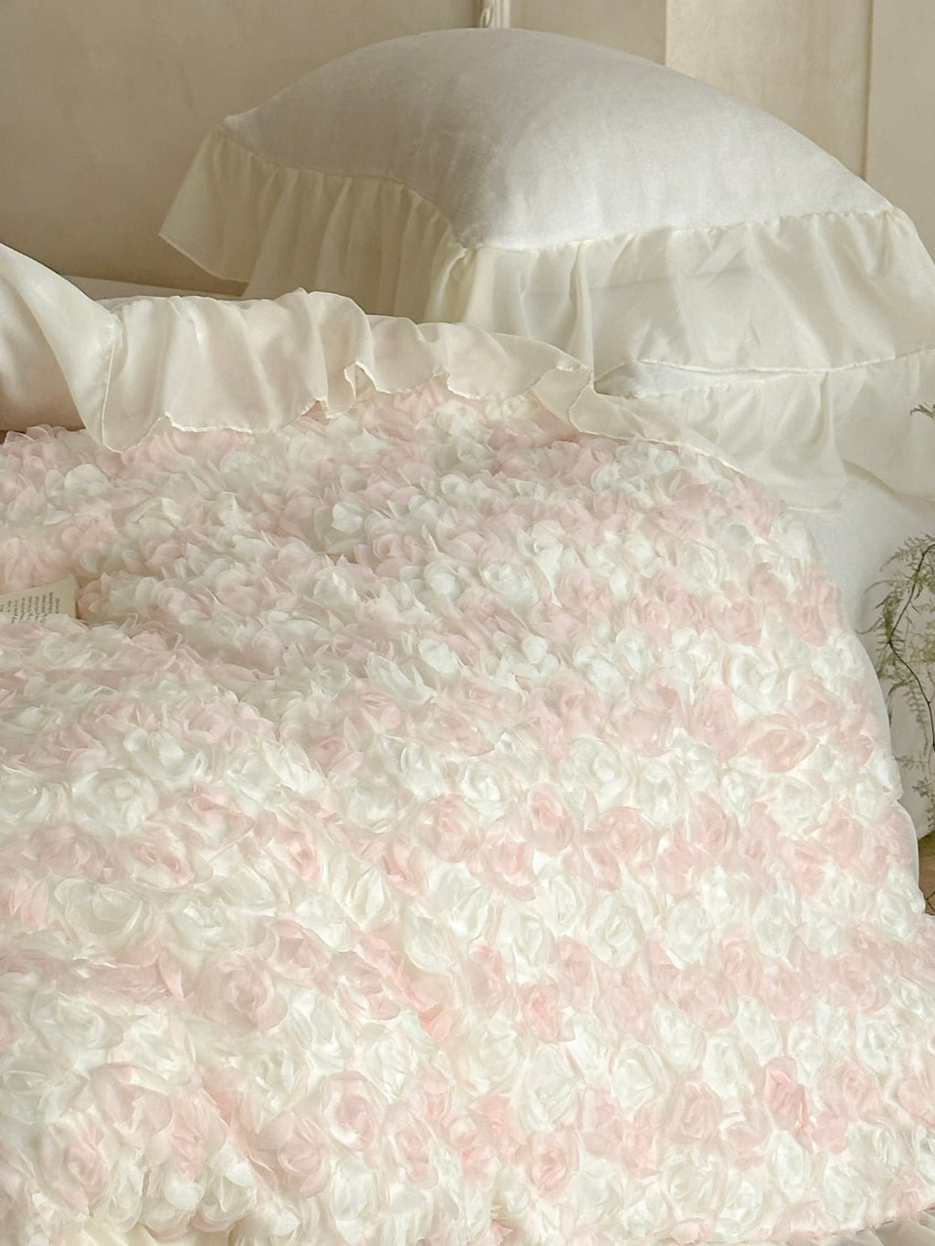 Rose Chiffon Plush Bedding Set original reference image 1