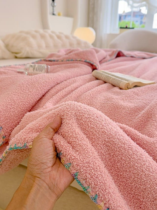 Scallop Edge Sherpa Throw Blanket original reference image 13