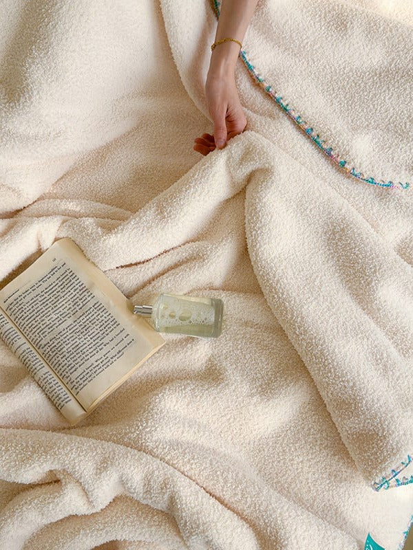 Scallop Edge Sherpa Throw Blanket original reference image 41