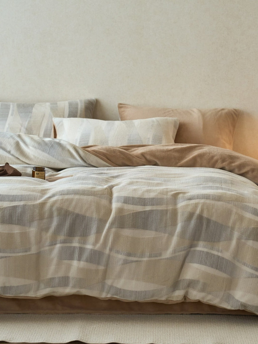 Sculpted Floral Plush Bedding Set original reference image 1