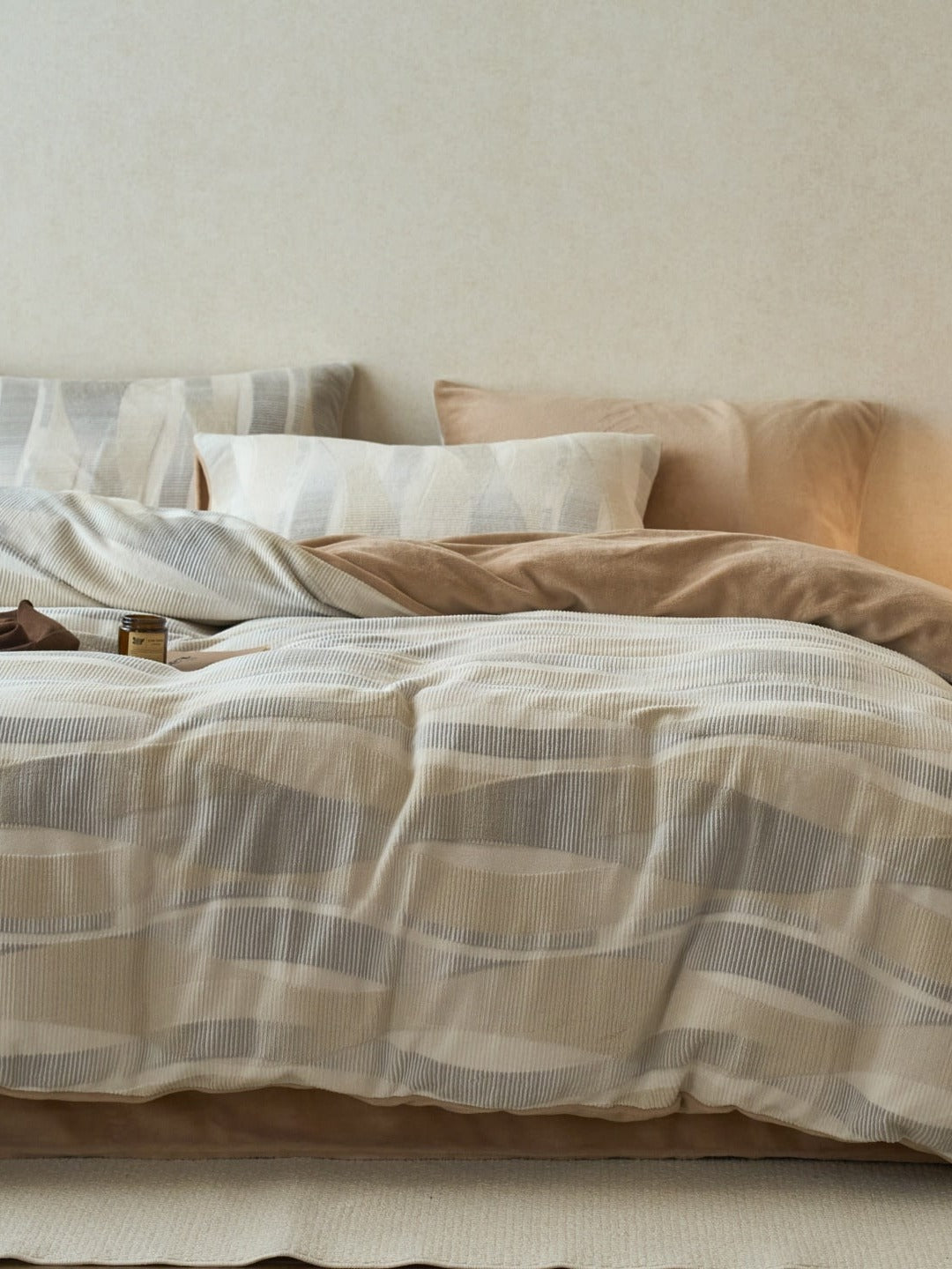 Sculpted Floral Plush Bedding Set original reference image 1