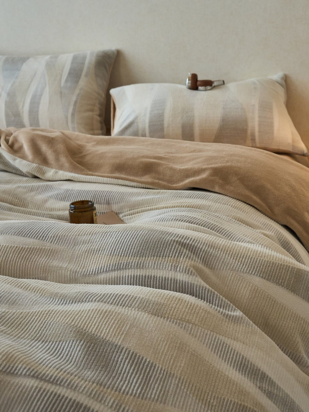 Sculpted Floral Plush Bedding Set original reference image 4