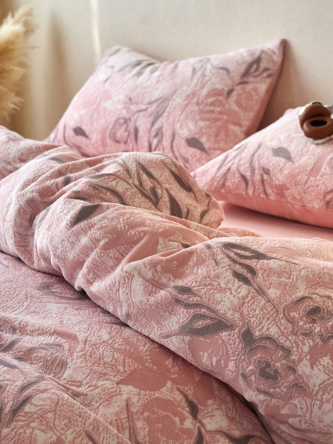 Sculpted Floral Plush Bedding Set original reference image 20