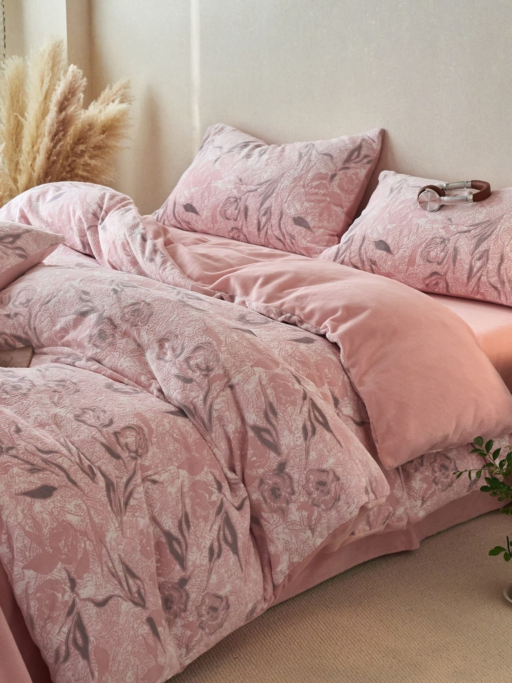 Sculpted Floral Plush Bedding Set original reference image 23