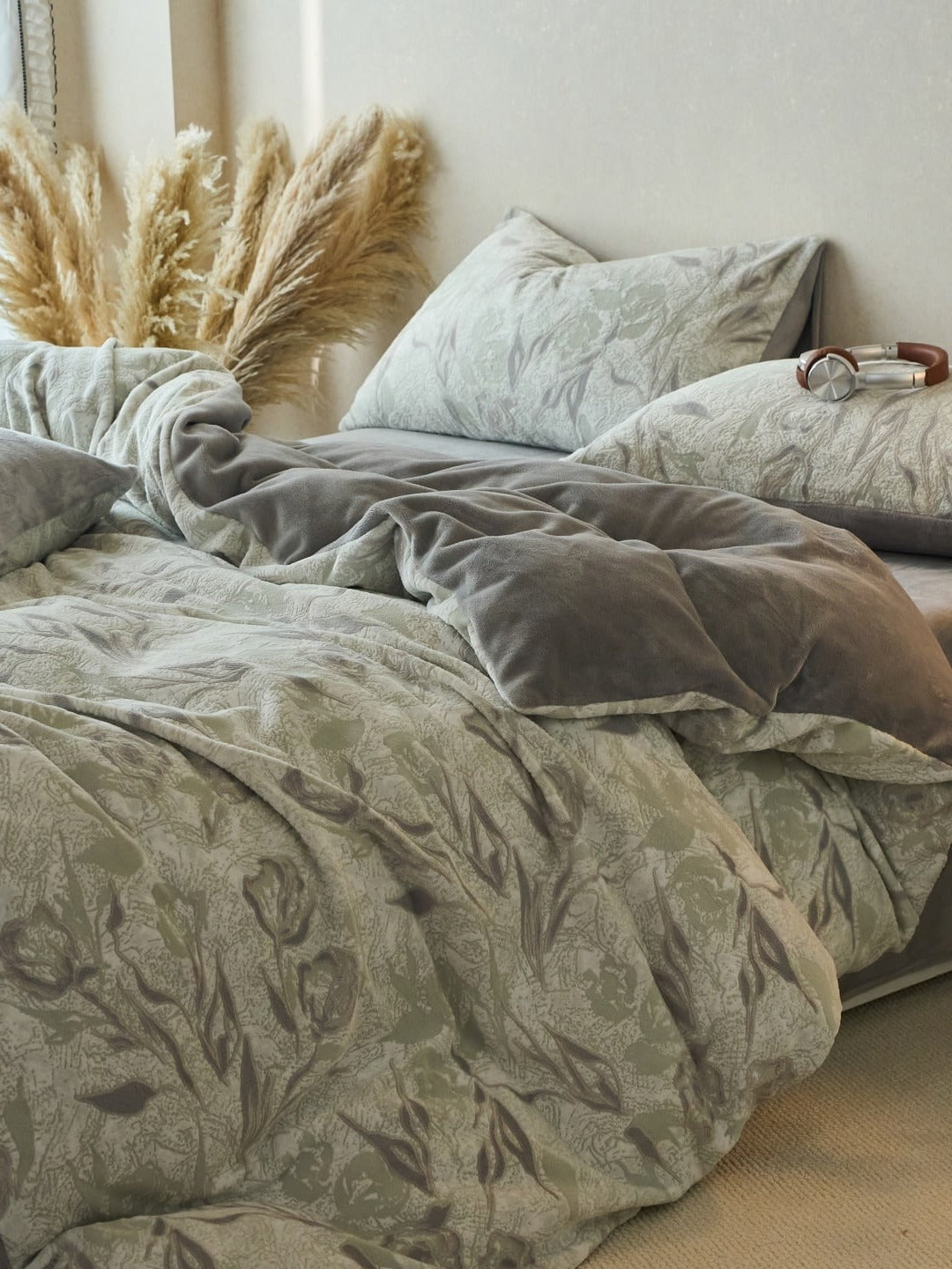Sculpted Floral Plush Bedding Set original reference image 25