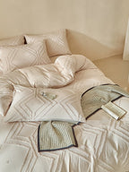 Squareweave Clip-Jacquard Bedding Set original reference image 4