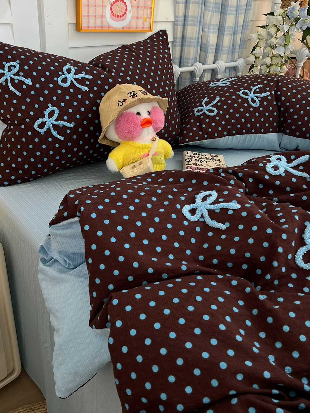 Tufted Bow Dot Seersucker Bedding Set original reference image 2