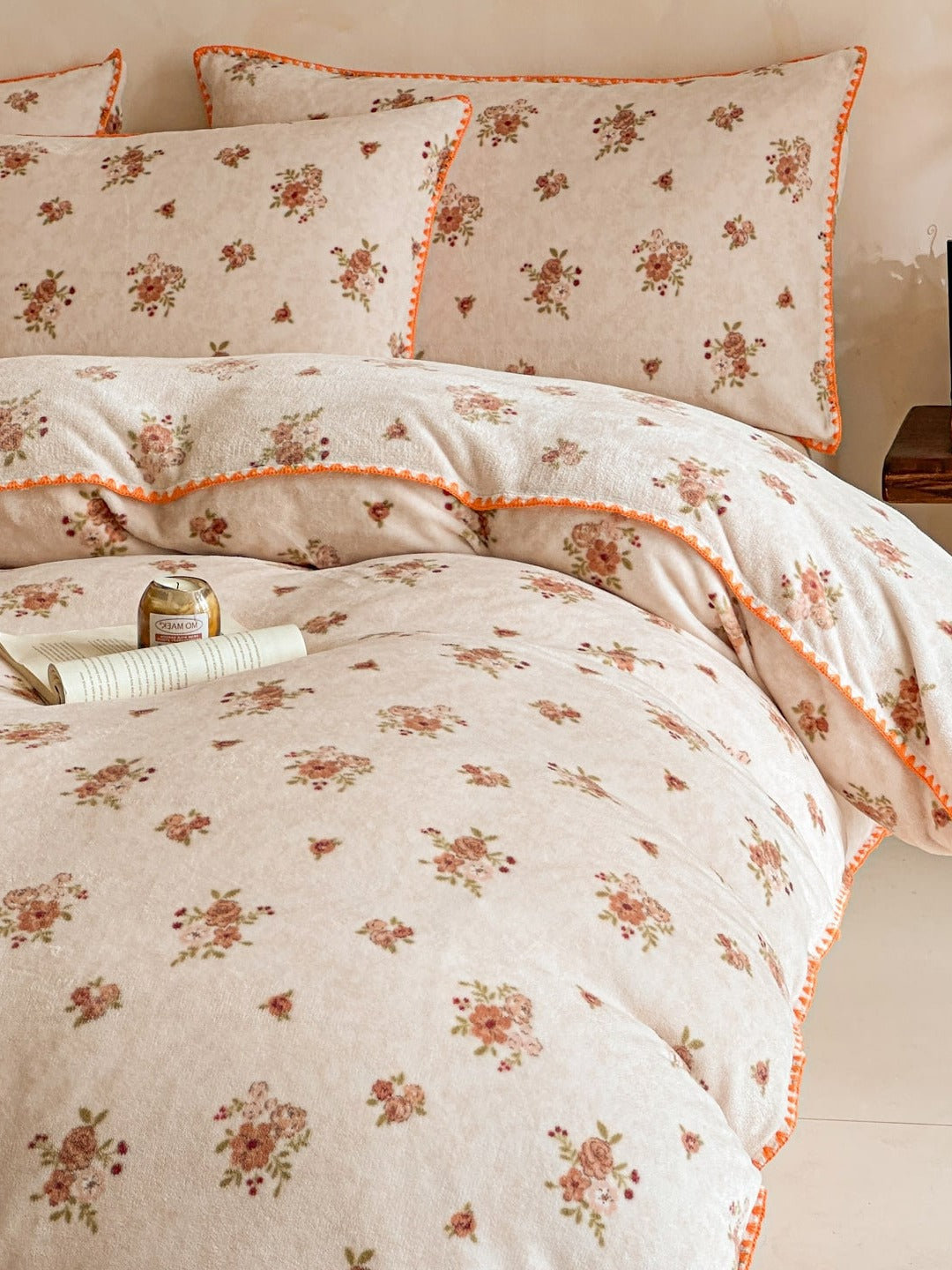 Whimsy Printed Plush Bedding Set original reference image 26