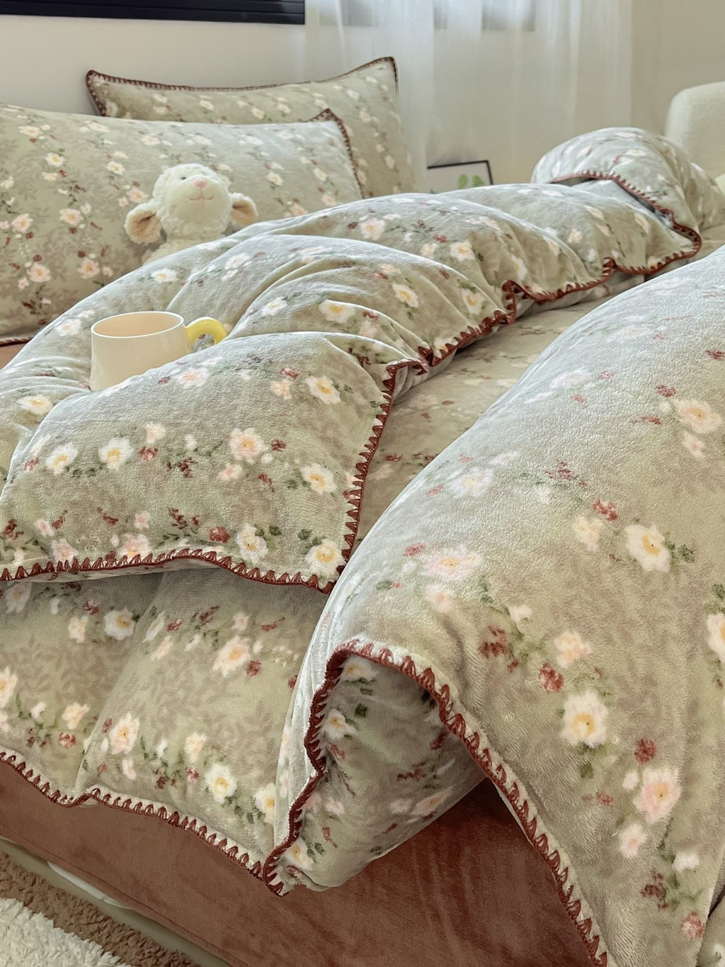 Whimsy Printed Plush Bedding Set original reference image 48