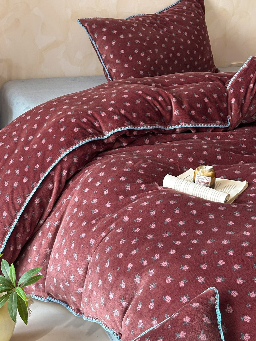 Whimsy Printed Plush Bedding Set original reference image 51