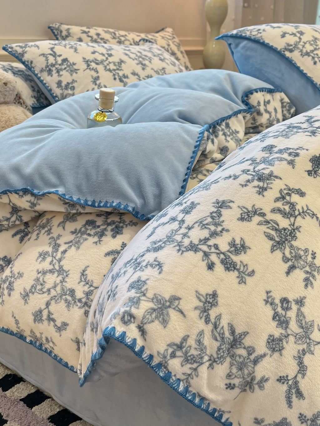 Whimsy Printed Plush Bedding Set original reference image 60