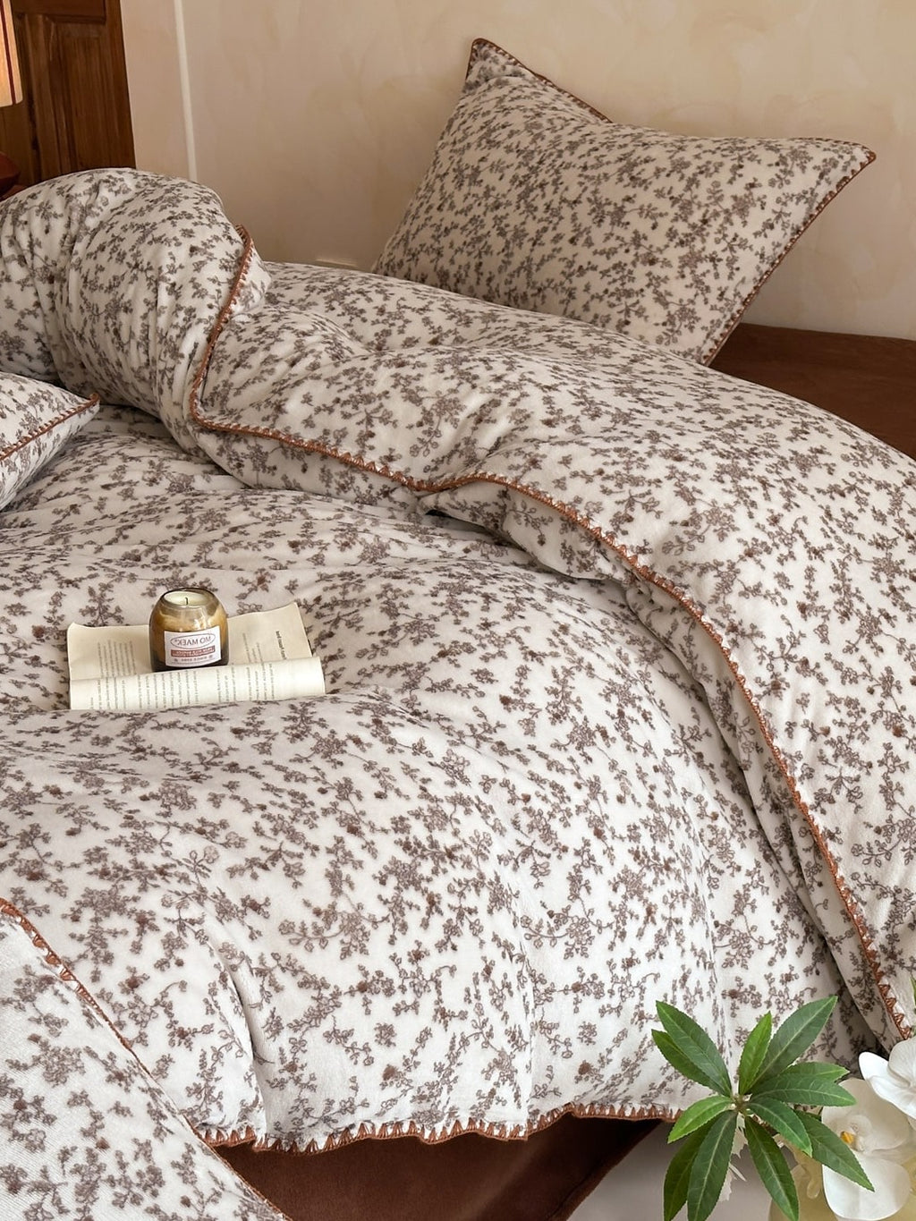 Whimsy Printed Plush Bedding Set original reference image 63